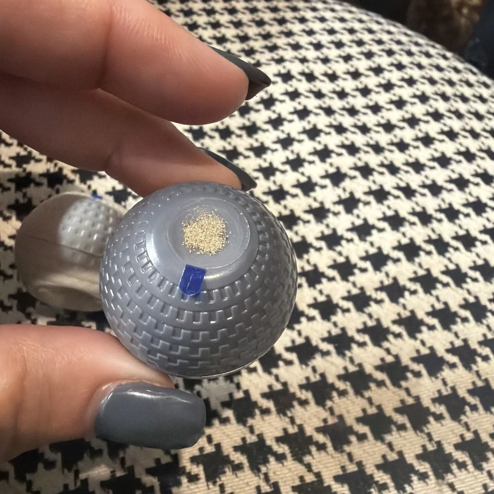 United Airlines‎ Polaris 1st Class Plastic Globe Salt & Pepper Shaker